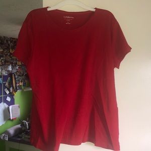 Red short sleeve tee